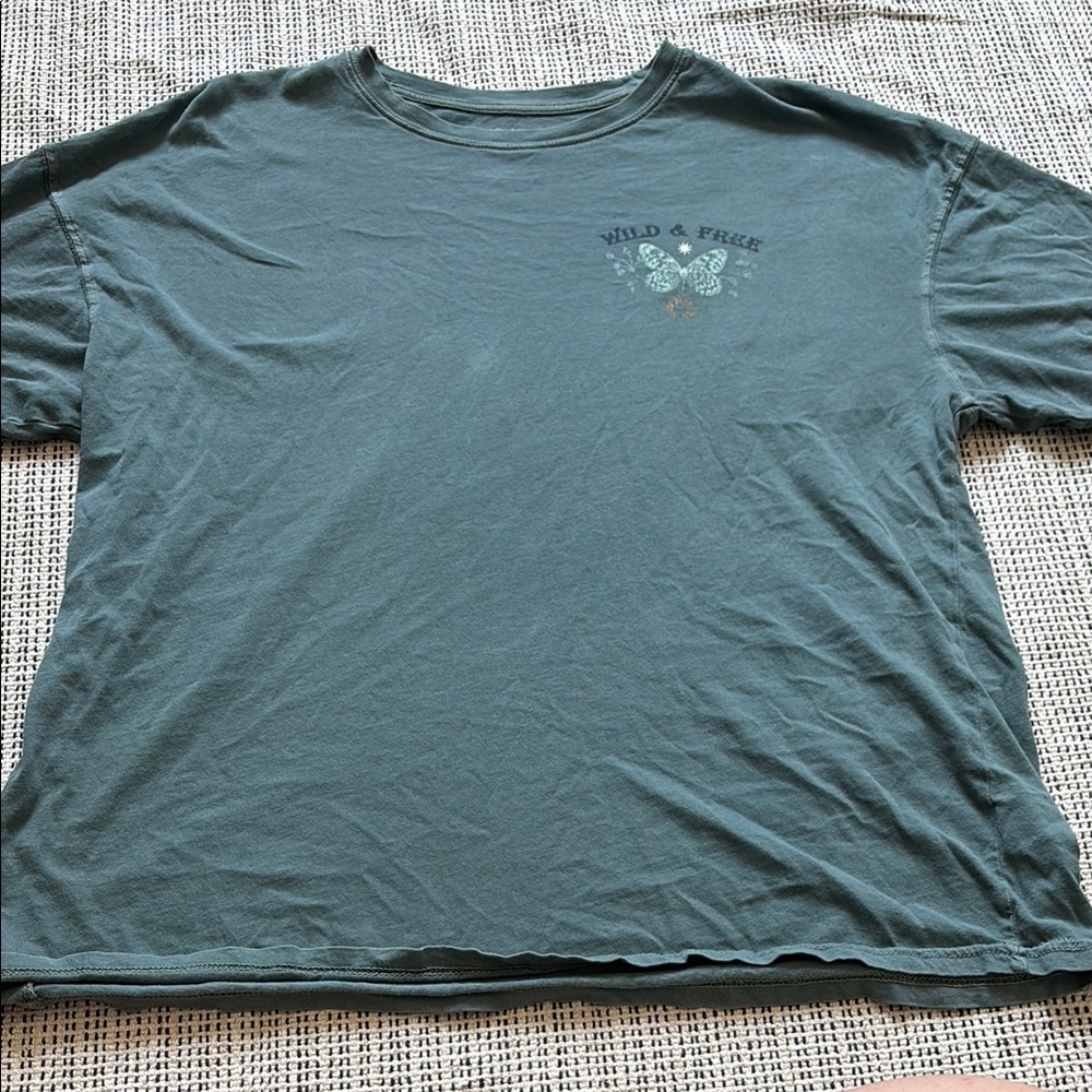 Women’s Arizona Jean Company oversized Butterfly Short Sleeve Tee SZ S